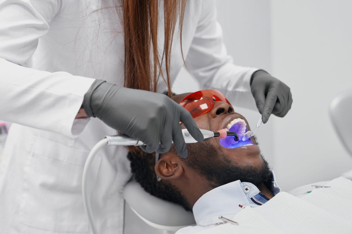 blog-eds-filling_overview male getting tooth filled